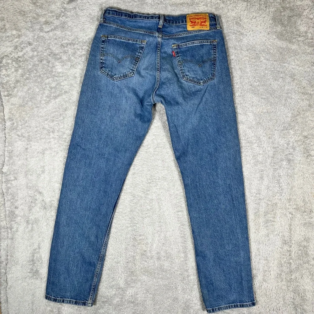 Levis 505 Regular Fit Straight Leg Jeans Mens 34x34 Medium Wash Blue Denim
